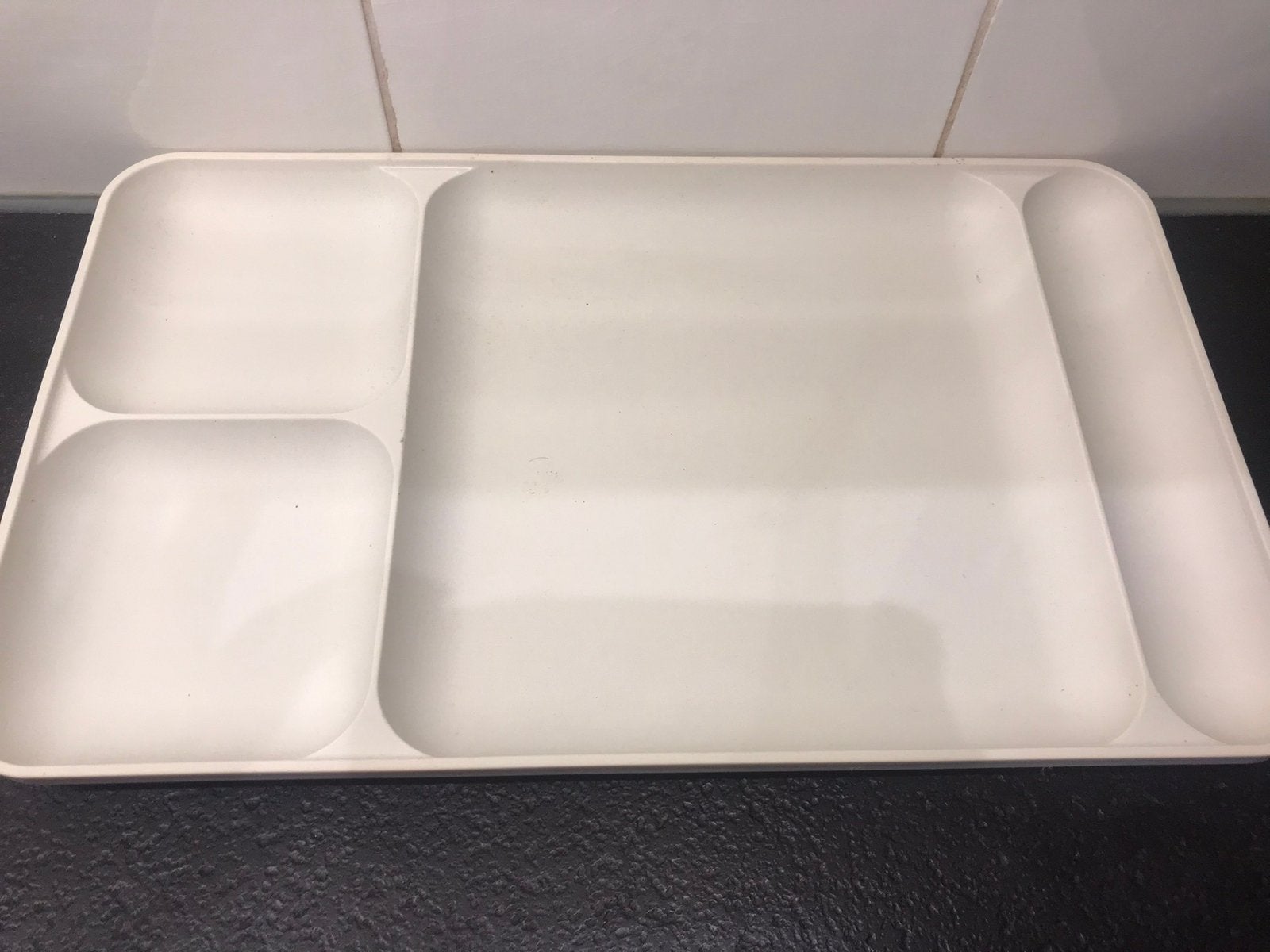Tupperware variablad dienblad vakkenbord kinderbord laptray, Ophalen of Verzenden, Wit, Overige typen
