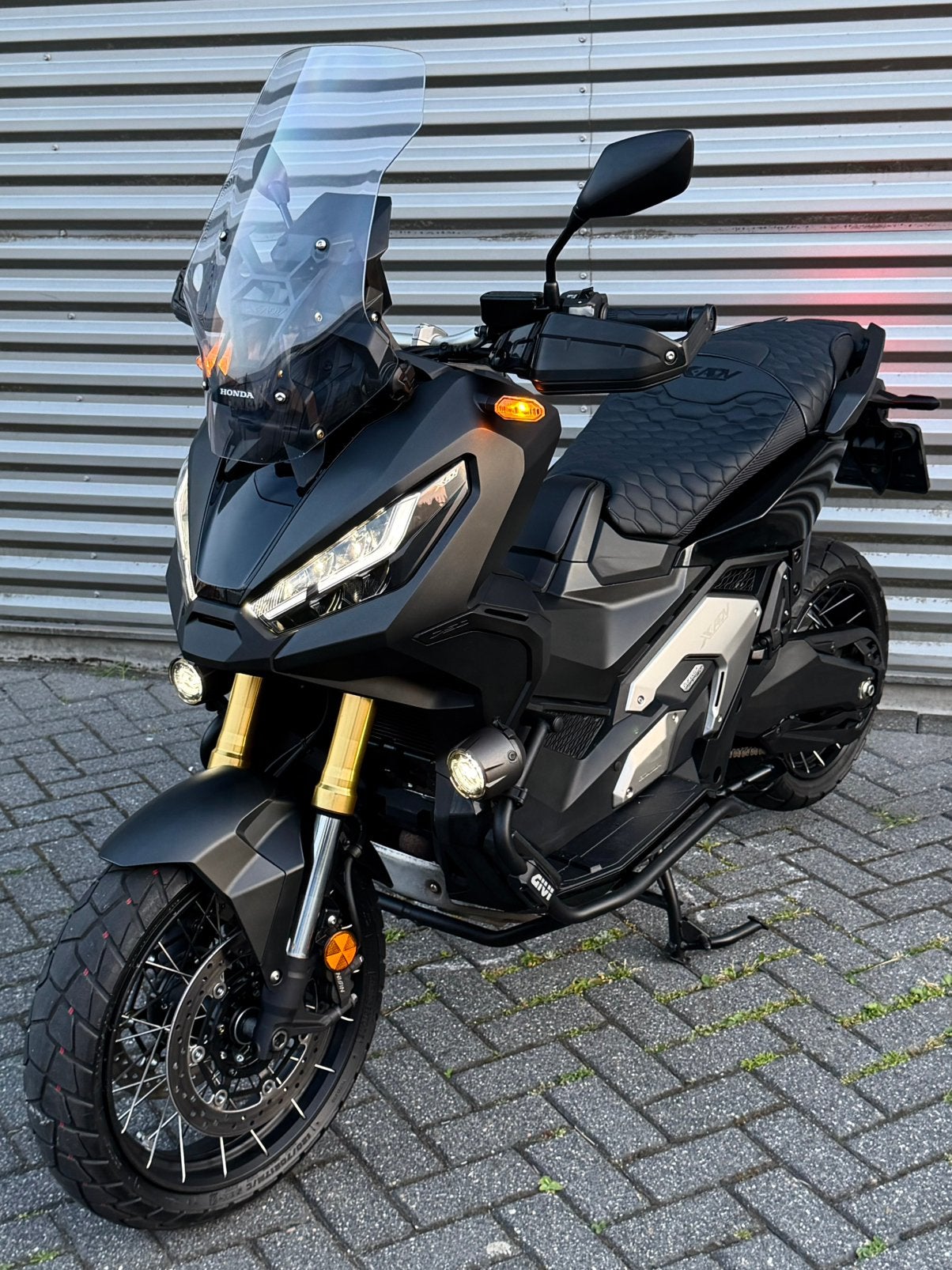 Prachtige HONDA XADV 750 ( Bouwjaar 2024 ) Mat zwart, Motoren, Bedrijf