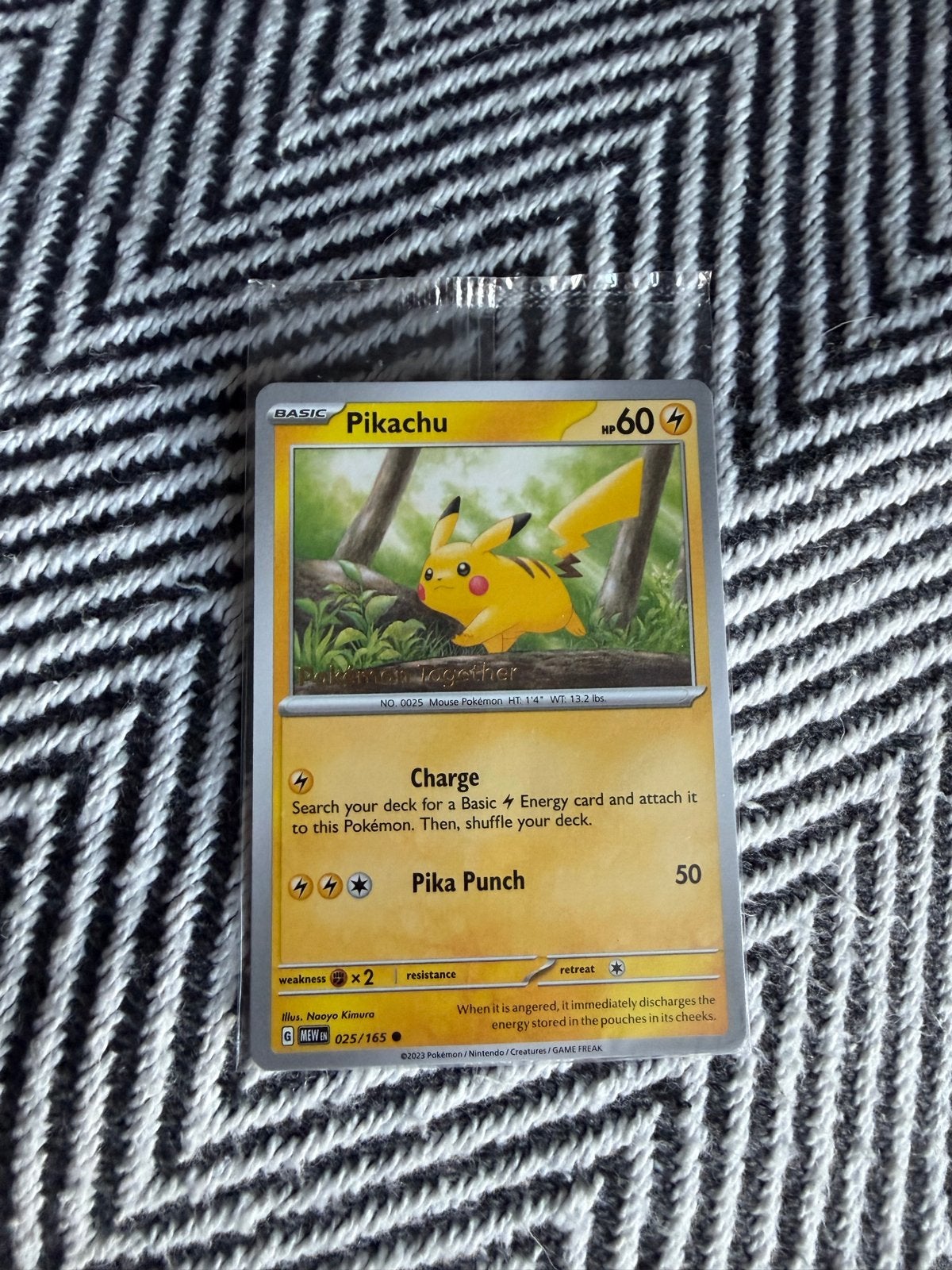 Pikachu Pokémon Kaart 025/165 (Promo), Ophalen of Verzenden, Zo goed als nieuw, Losse kaart