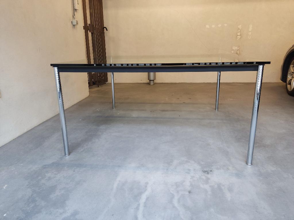 Cassina Le Corbusier LC-10 eettafel, Huis en Inrichting, Tafels | Eettafels, Ophalen, Gebruikt, Vierkant, Vijf personen of meer