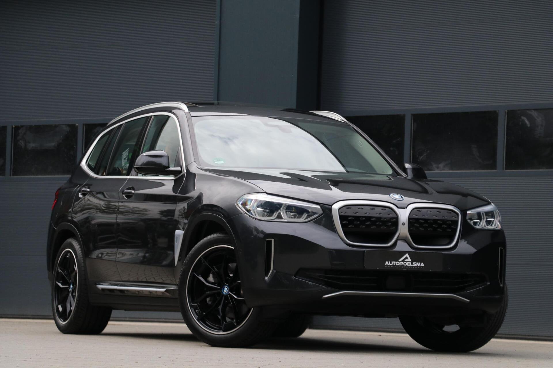 BMW iX3 High Executive 80 kWh Panodak 360view 3D AdaptiveCru, Auto's, BMW, Automaat, Achterwielaandrijving, Gebruikt, 750 kg