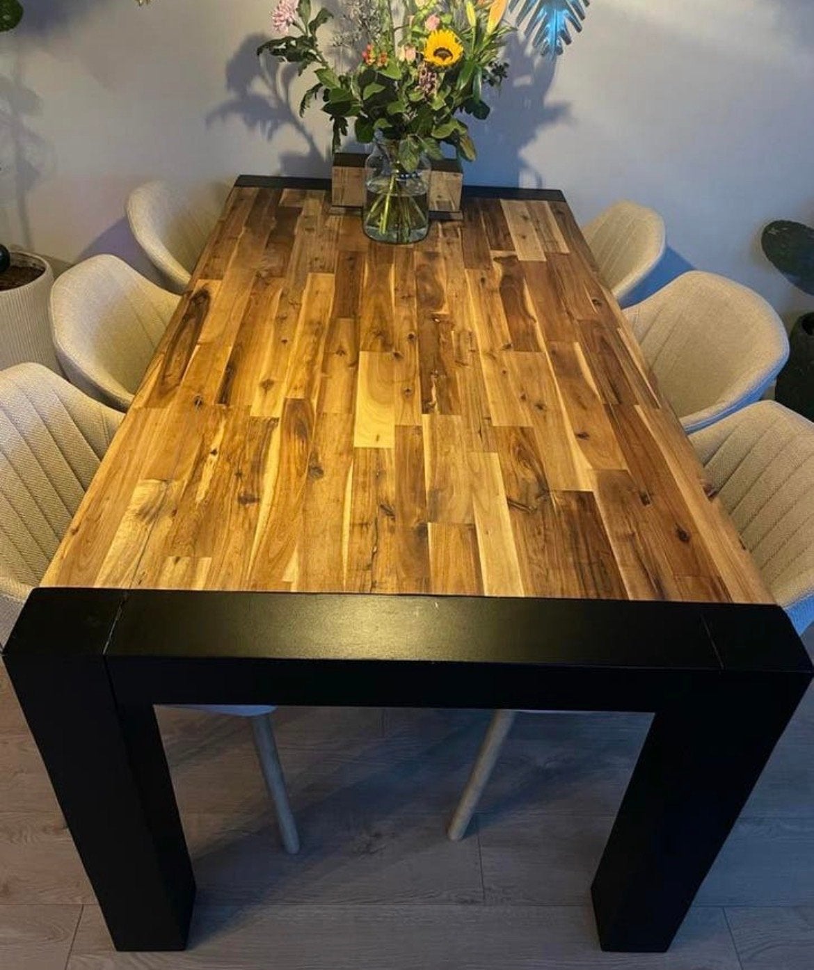 Robuuste houten eettafel 2m met zwarte poten, Huis en Inrichting, Tafels | Eettafels, Ophalen, Gebruikt, 200 cm of meer, 50 tot 100 cm