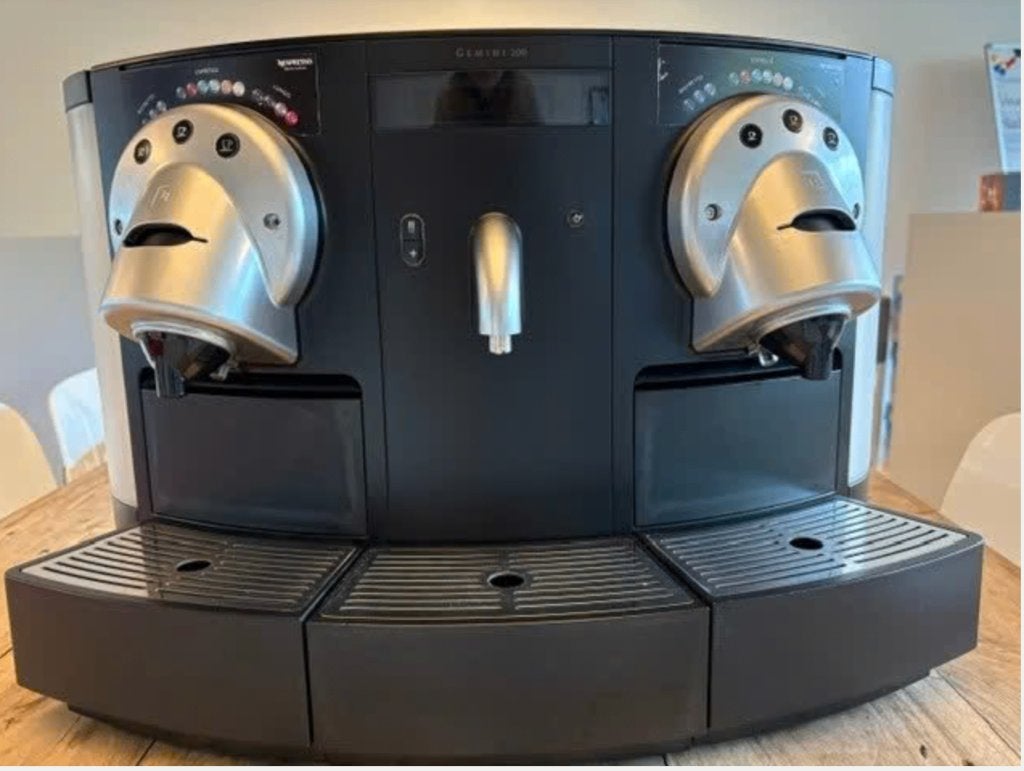 Nespresso 200 3 pakken decaf erbij, 10 kopjes of meer, Ophalen, Gebruikt, Koffiemachine