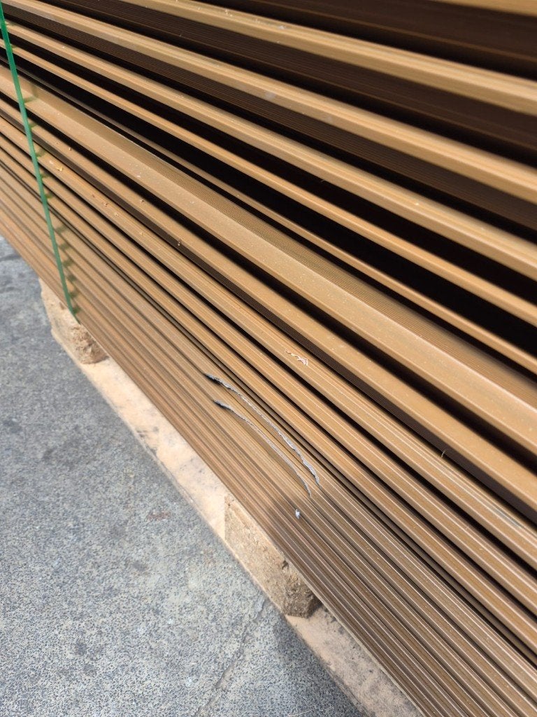 OPRUIMING - Verticale schutting Teak - 21 meter OUTLET, Tuin en Terras, Kunststof, 6 meter of meer, Vlotbrugweg 19, Compoziet