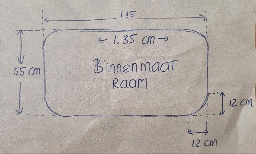 GEZOCHT caravan raam 1.35 x 55 cm binnenmaat kunsstof, Ophalen