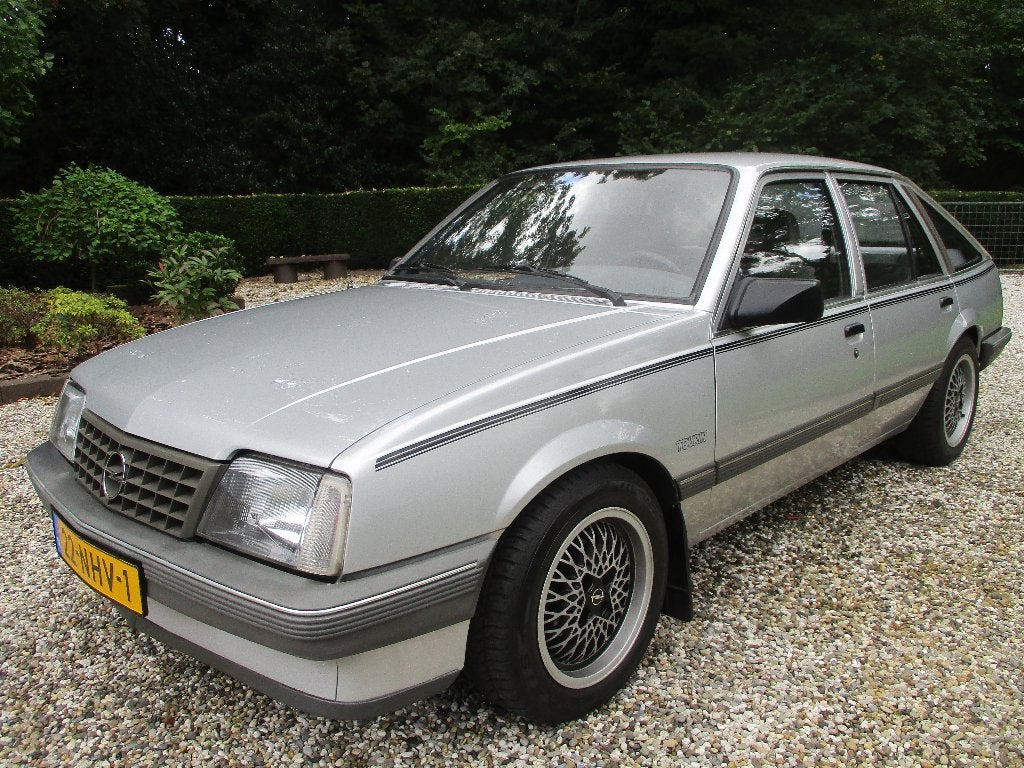 Opel Ascona 1.6 automatic geheel  belastingvrij ., Auto's, 600 kg, 4 cilinders, Particulier, Blauw