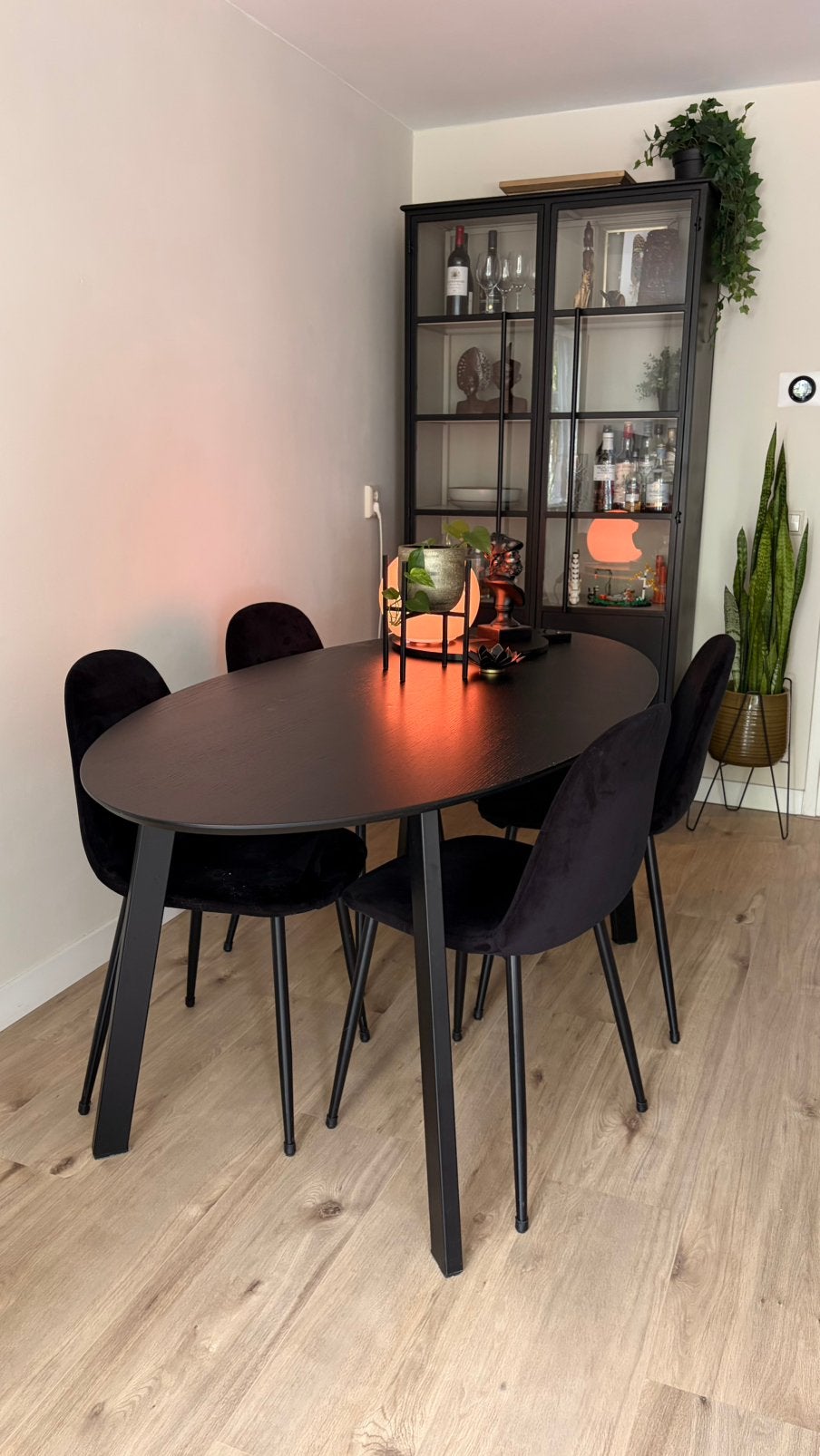 Zwarte ovale eettafel 180x90cm, stalen onderstel, 6 personen, Huis en Inrichting, 50 tot 100 cm, Zo goed als nieuw, Vijf personen of meer
