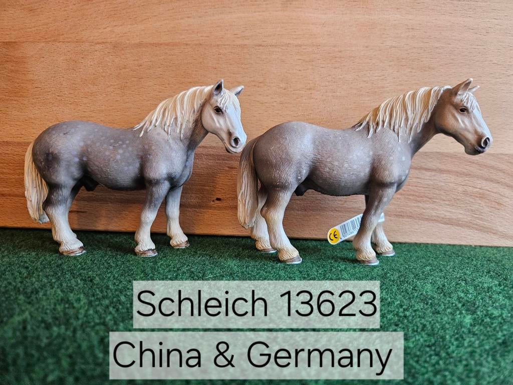 Schleich 13626 Percheron hengst met of zonder vaantje
2007, Ophalen of Verzenden, Zo goed als nieuw, Paard, Beeldje of Figuurtje