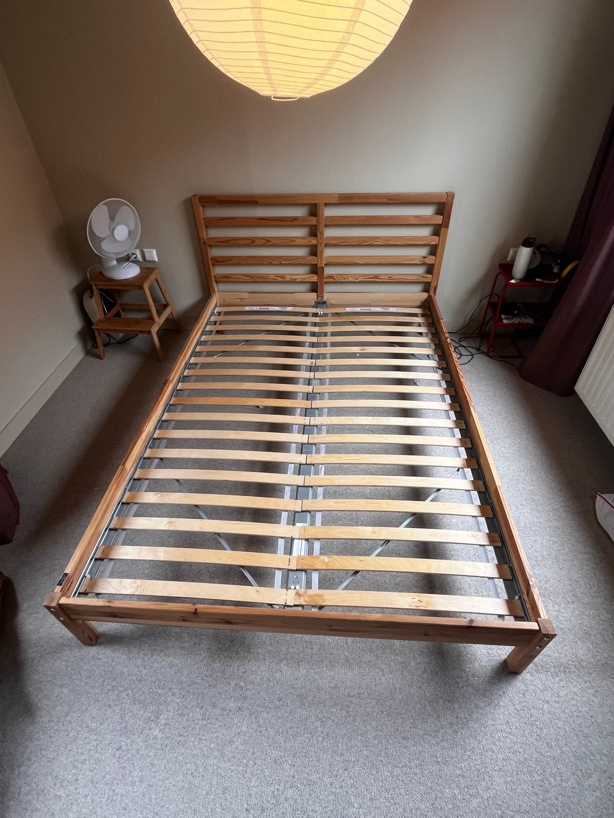 GRATIS - IKEA Tarva bed met lattenbodem, Huis en Inrichting, Slaapkamer | Bedden, Ophalen, Gebruikt, Bruin, Tweepersoons