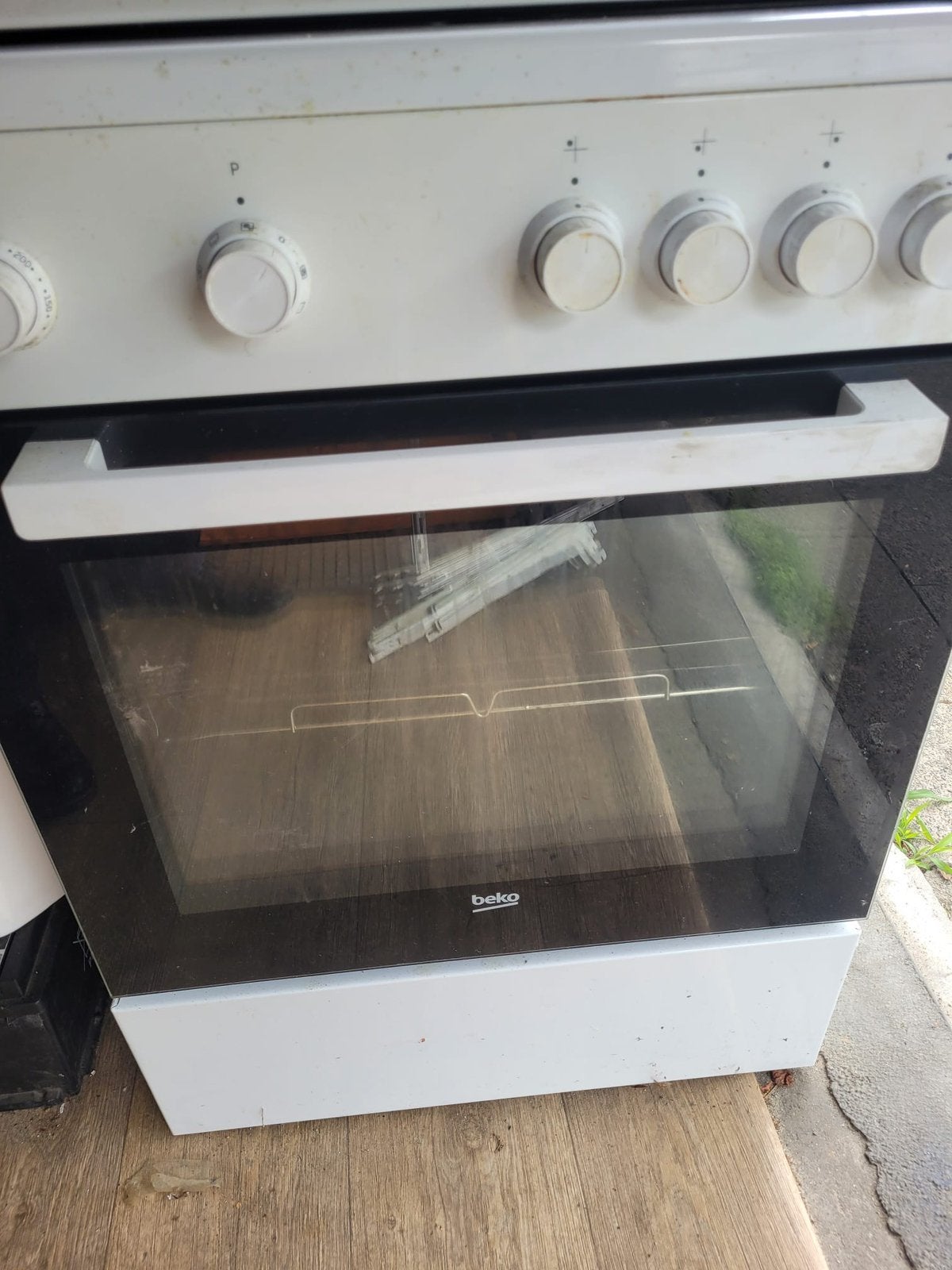 Beko fornuis, Witgoed en Apparatuur, Ophalen, 4 kookzones, Zo goed als nieuw, Gas