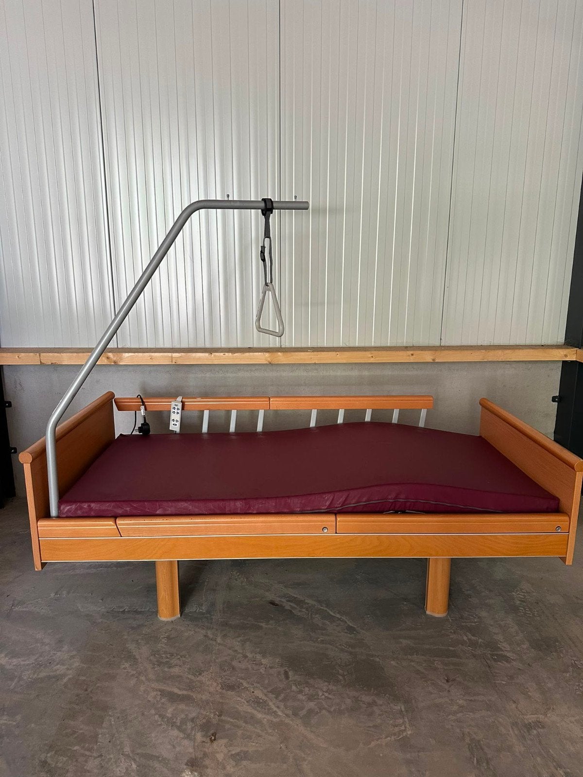 Völker 3010 hoog laag bed, in hoogte verstelbaar, Ophalen, Zo goed als nieuw, Eenpersoons