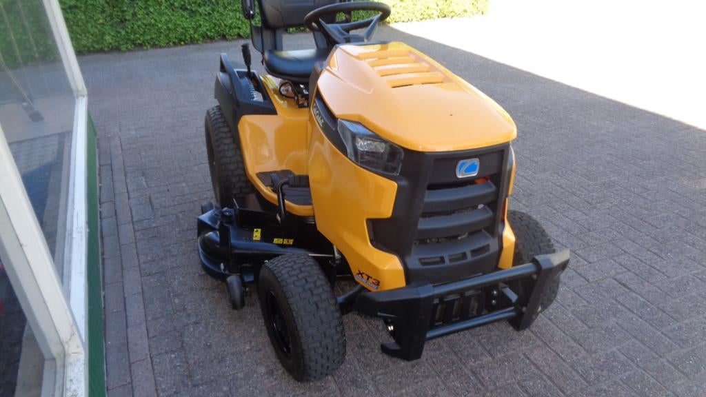 weinig gebruikte zware cub cadett xt3 2 cilinder kawasaki, Ophalen, Mtd, Zo goed als nieuw, Nederland