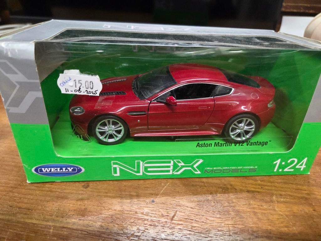 Aston Martin V12 Vantage Welly Nex schaal 1:24, Auto, ., Ophalen of Verzenden, Zo goed als nieuw
