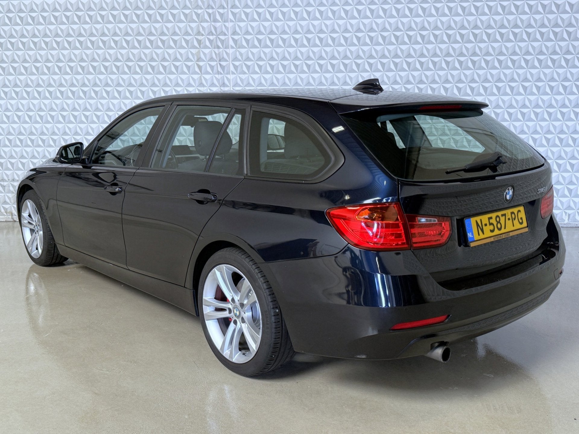BMW 3-serie Touring 316i Airco Cruise Navigatie (2013), Auto's, Navigatiesysteem, Gebruikt, Euro 6, 4 cilinders
