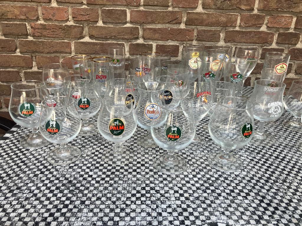 Twee grote verhuisdozen met tientallen bier- en frisglazen, Ophalen, Gebruikt, Glas of Glazen, Overige merken
