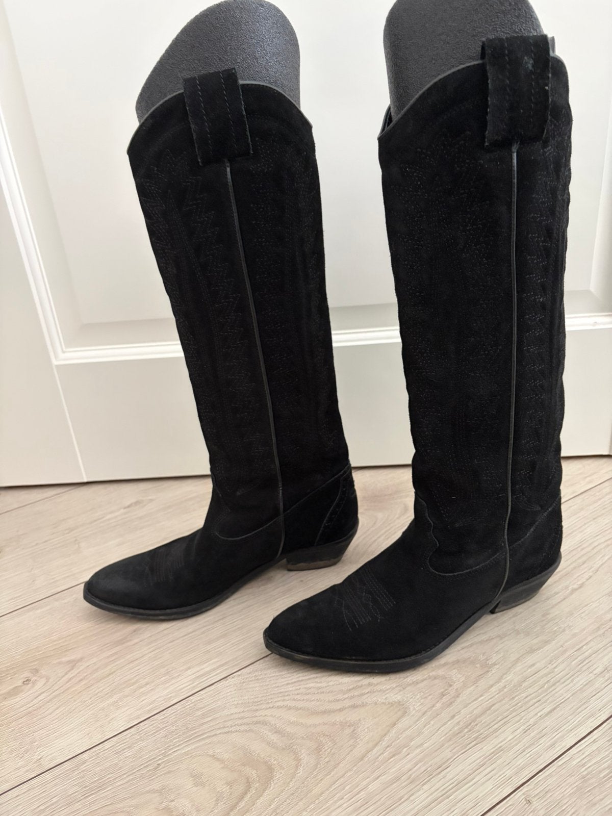Zwarte laarzen Sacha maat 37 met borduursel, Kleding | Dames, Hoge laarzen, Zwart, Ophalen of Verzenden, Gedragen
