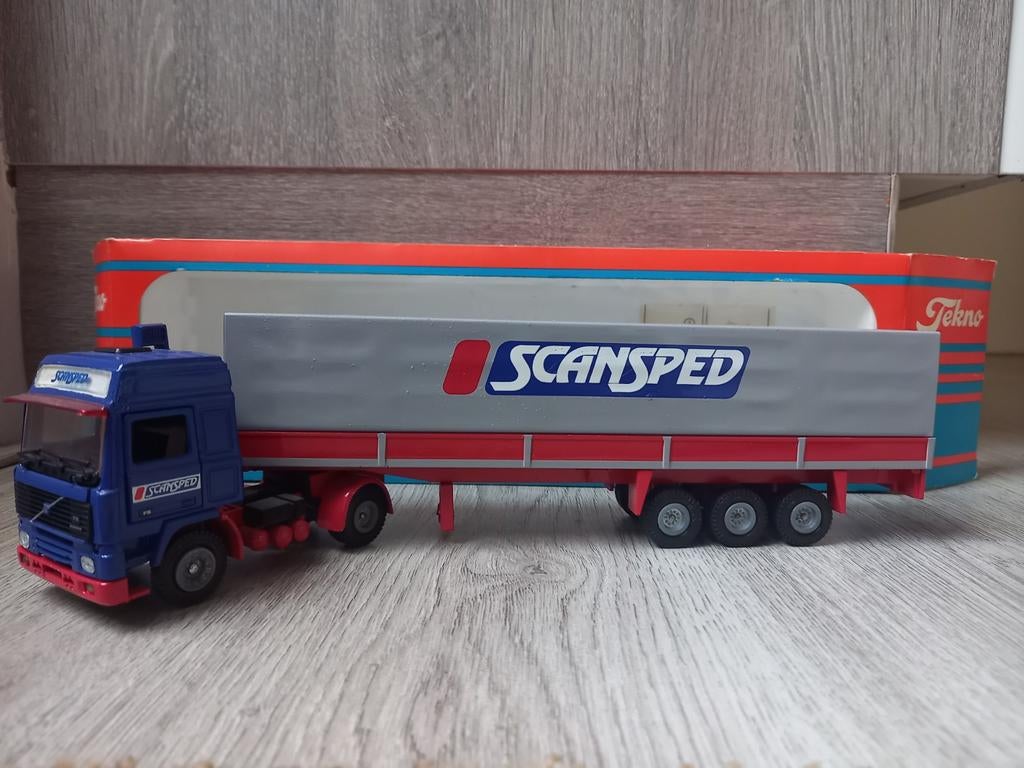 Tekno scansped volvo globetrotter, Hobby en Vrije tijd, Modelauto's | 1:50, Ophalen of Verzenden, Bus of Vrachtwagen, Tekno