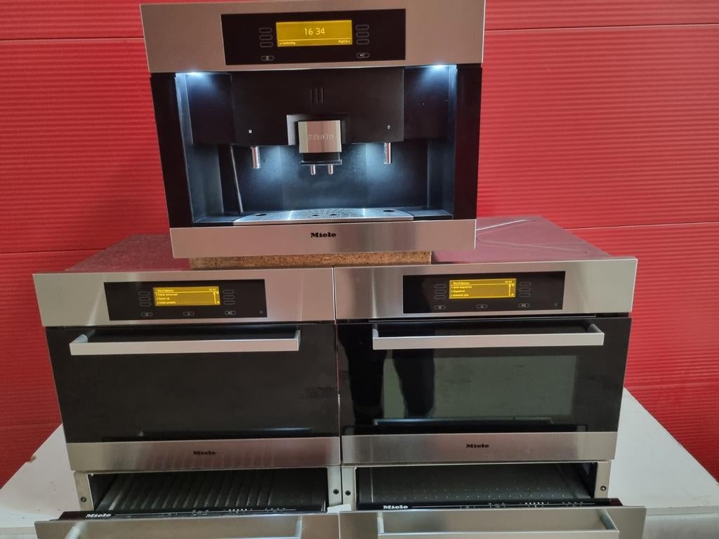Miele ovens ,koffiemachine en 2 warmhoudlades, Minder dan 45 cm, Gebruikt, Ophalen of Verzenden, Combi-oven