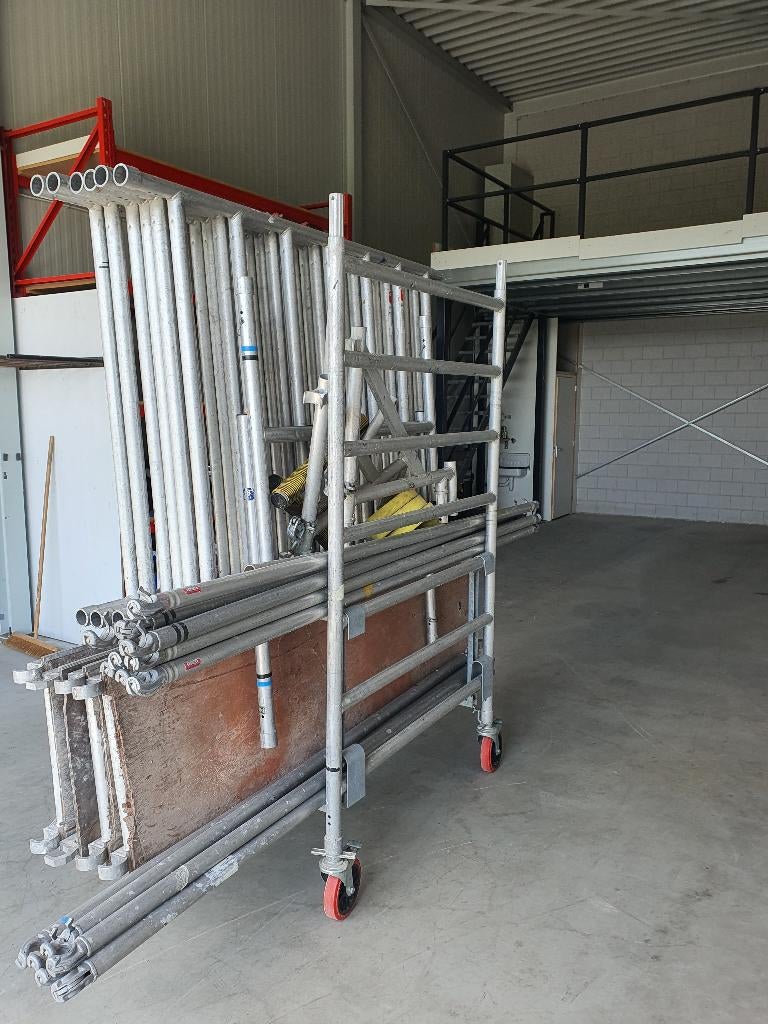 Professionele Aluminium Rolsteiger 1.35m Breed x 2,5 Lang, Ophalen, Gebruikt, Rolsteiger of Kamersteiger, 5 meter of hoger