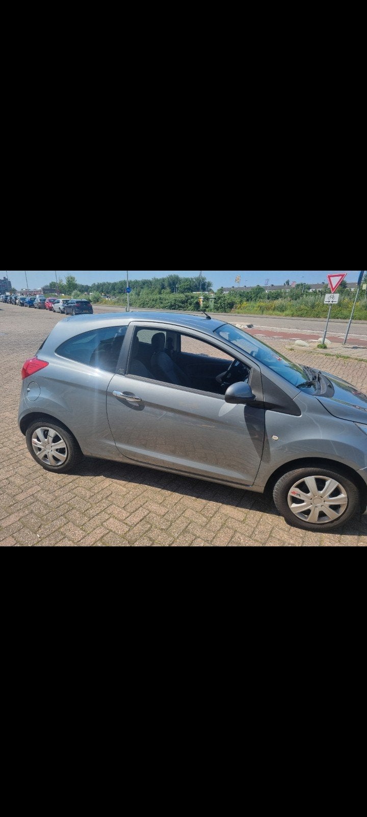 Ford Ka 1.2 51KW 2010 Grijs, Auto's, Voorwielaandrijving, 1242 cc, 4 cilinders, 4 stoelen