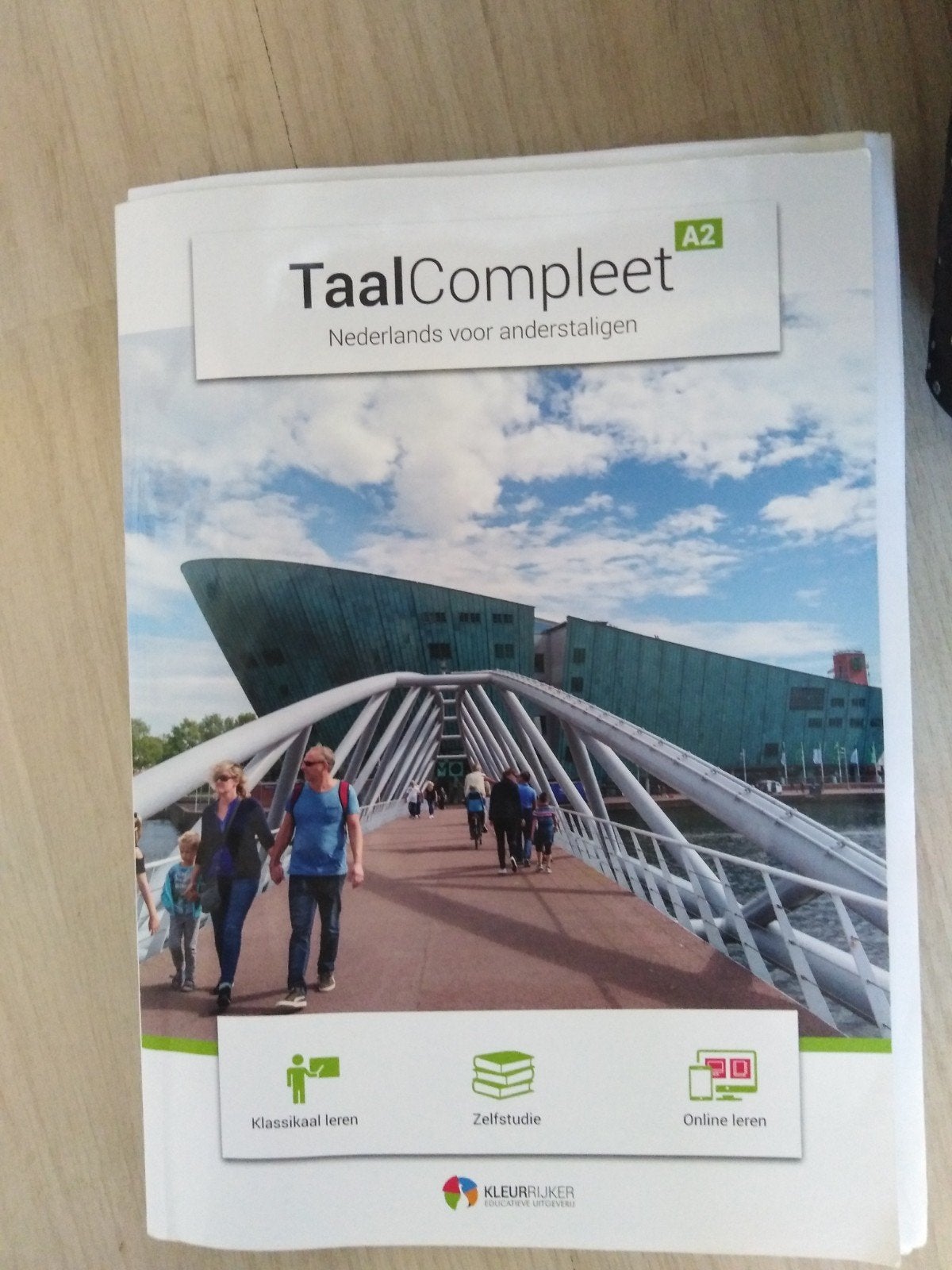 Nieuwe TaalCompleet A2 boek : Nederlands voor anderstaligen, Boeken, Ophalen