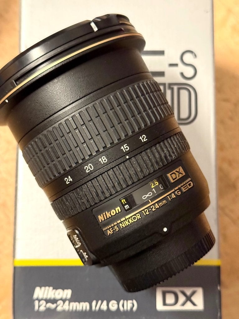 Nikon AF-S 12-24 4.0 G ED DX in nieuwstaat, Ophalen, Nikon, Zonnekap, Groothoeklens