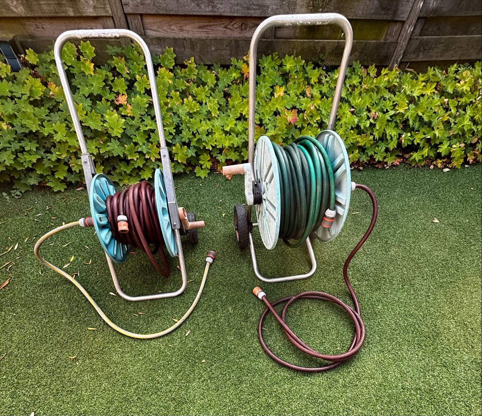Twee Gardena tuinslanghaspels met slangen, Tuin en Terras, Tuinslangen, Ophalen, Gebruikt, Tuinslanghaspel
