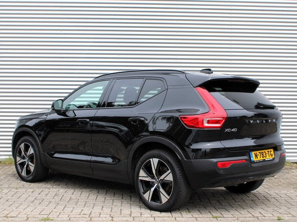 Volvo XC40 Recharge Pro Automaat / Privacy Glass / 360* came, Auto's, Stof, Gebruikt, Volvo Selected Used Cars, Zwart