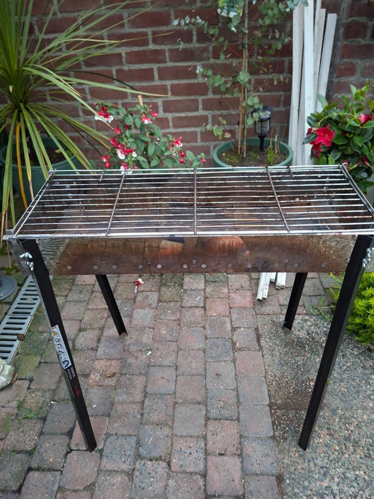 Zeer nette sate barbecue, Ophalen, Zo goed als nieuw