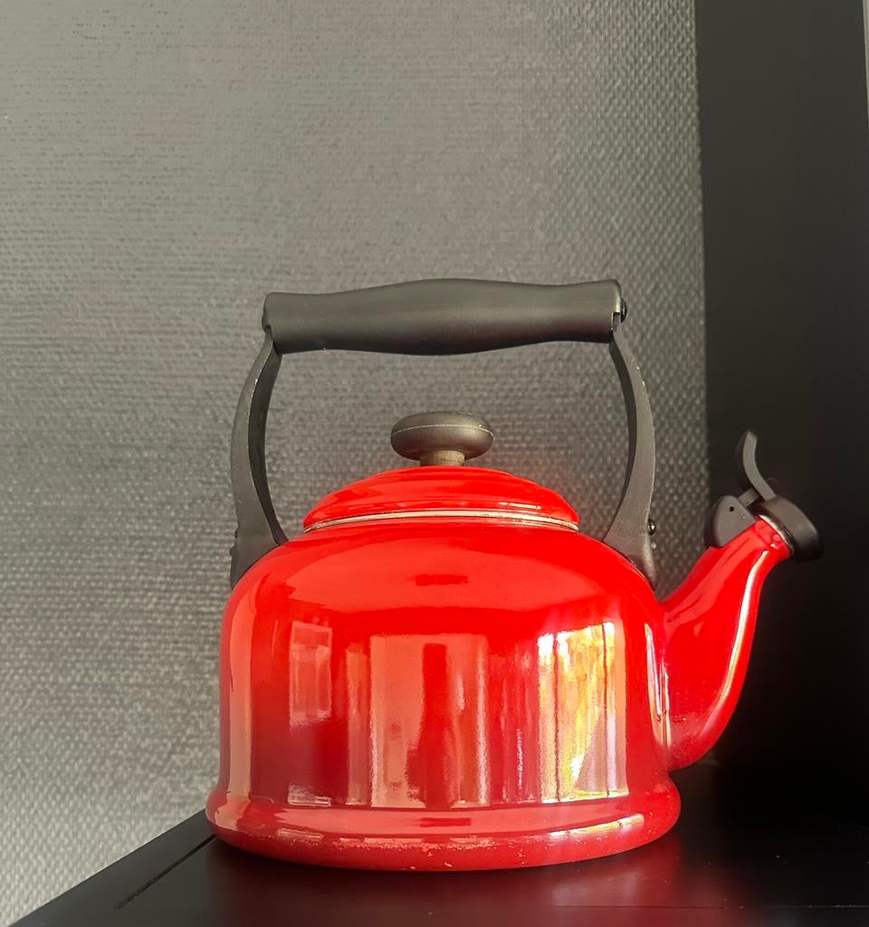 Le Creuset waterketel - emaille theepot 2.1 l, Ophalen of Verzenden, Zo goed als nieuw, Gietijzer
