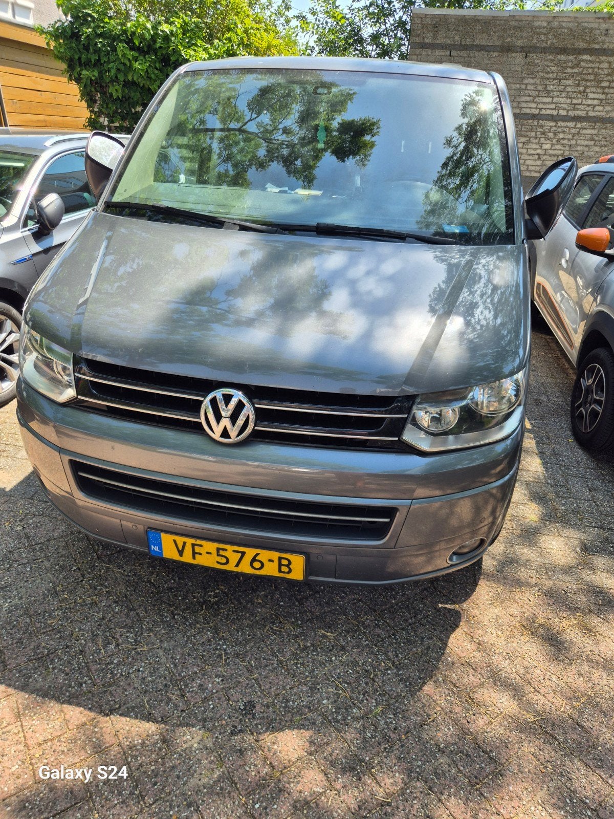 Goed onderhoud auto met niuwe versneling bak en airco compre, Automaat, Euro 5, Achterwielaandrijving, Volkswagen