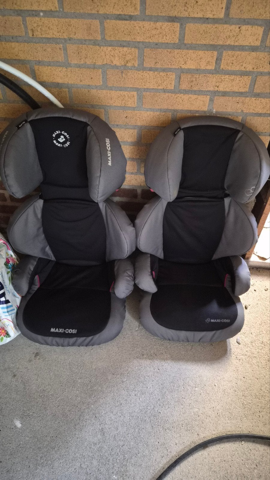 2x Maxi-Cosi Rodi XP autostoel - Grijs/Zwart, Kinderen en Baby's, 15 t/m 36 kg, Verstelbare rugleuning, Ophalen of Verzenden, Maxi-Cosi