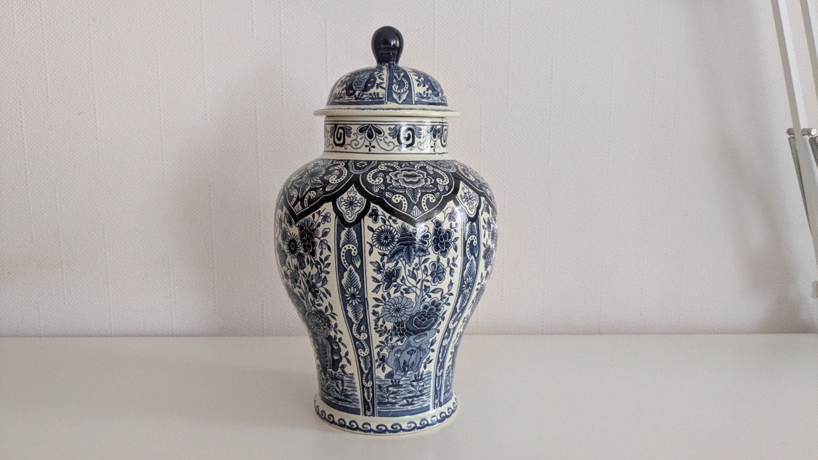 Delfts blauwe vaas, Ophalen