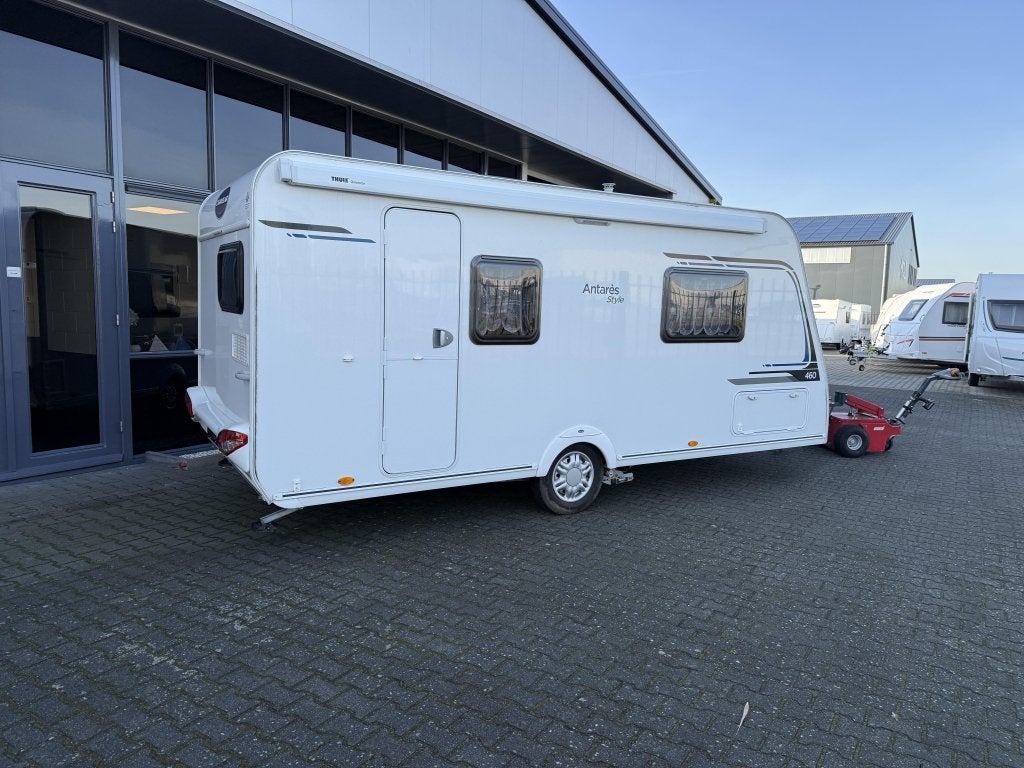 Caravelair Antares Style 460 Queensbed + Zit 960 KG Bj 2018, Caravans en Kamperen, Caravans, Bedrijf, Treinzit, Lengtebed, 4 tot 5 meter