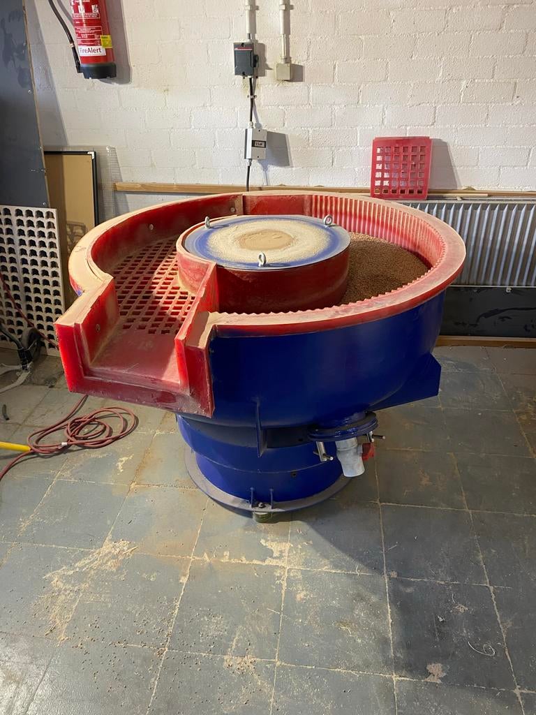 Industriële vibrerende polijsttrommel 200L + 250kg media, Ophalen