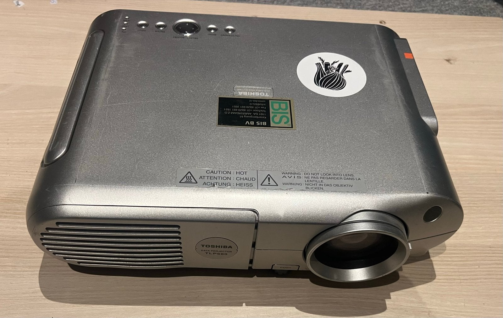 Toshiba TLP680E LCD Beamer - Vintage Projector (2002), Ophalen of Verzenden, Niet werkend, LCD