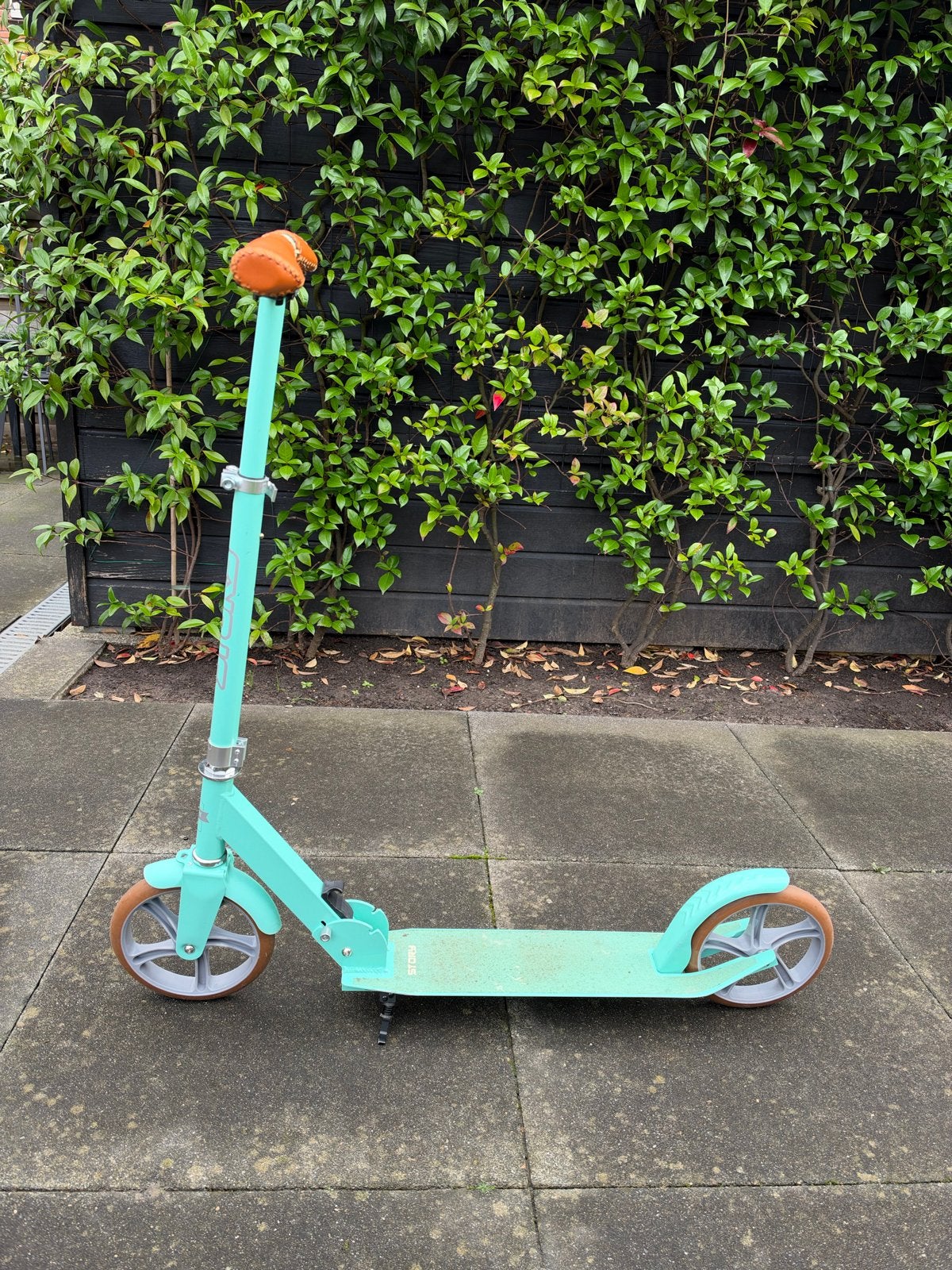 Story step - turquoise met bruine handvatten, Fietsen en Brommers, Ophalen, Gebruikt, Gewone step