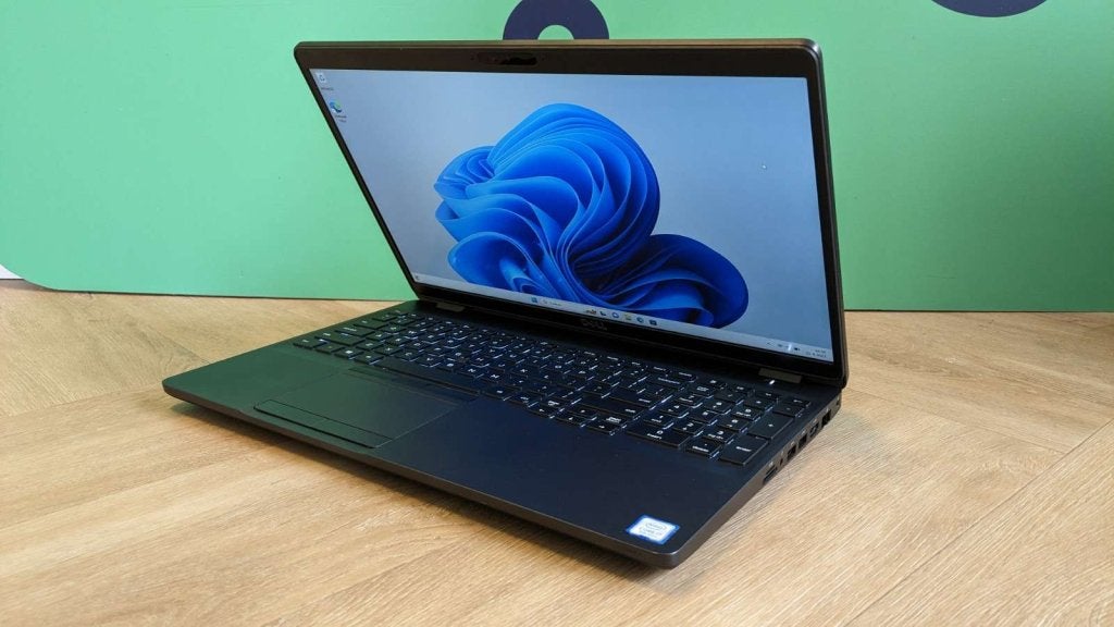 Dell Precision 3541 - Intel Xeon E-2276M / 16GB DDR4 / 256GB, Niet ingevuld, Gebruikt, Intel Xeon E-2276M, Niet ingevuld