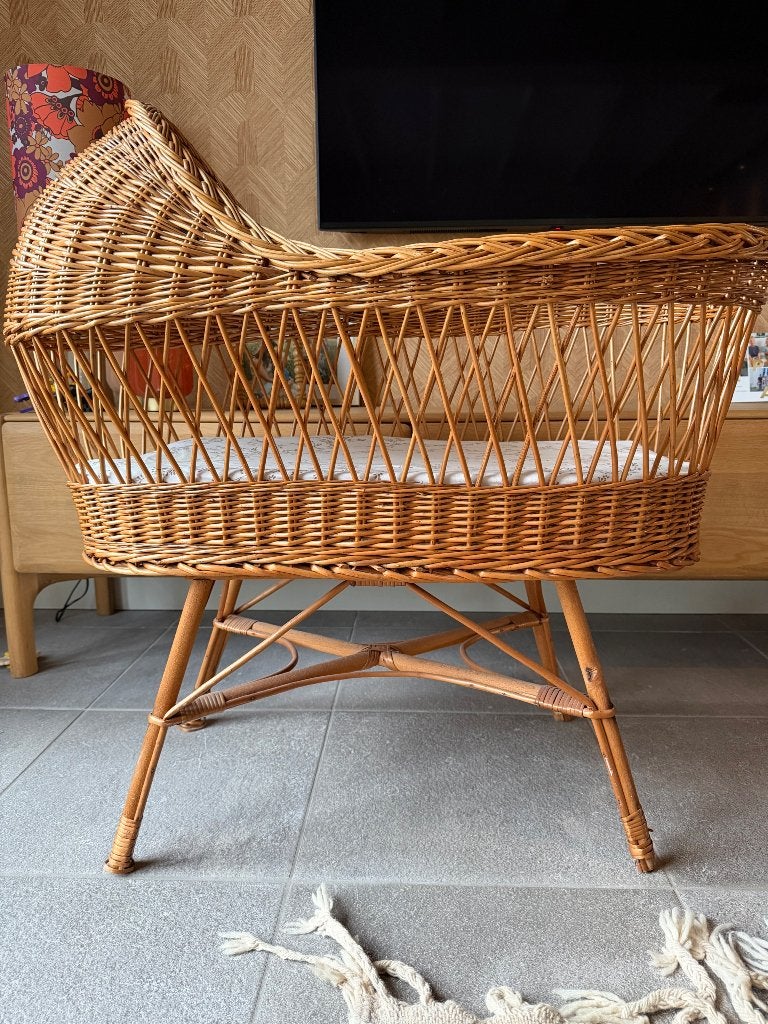 Prachtig rotan wieg incl nieuw matras, Ophalen, Zo goed als nieuw, Wieg