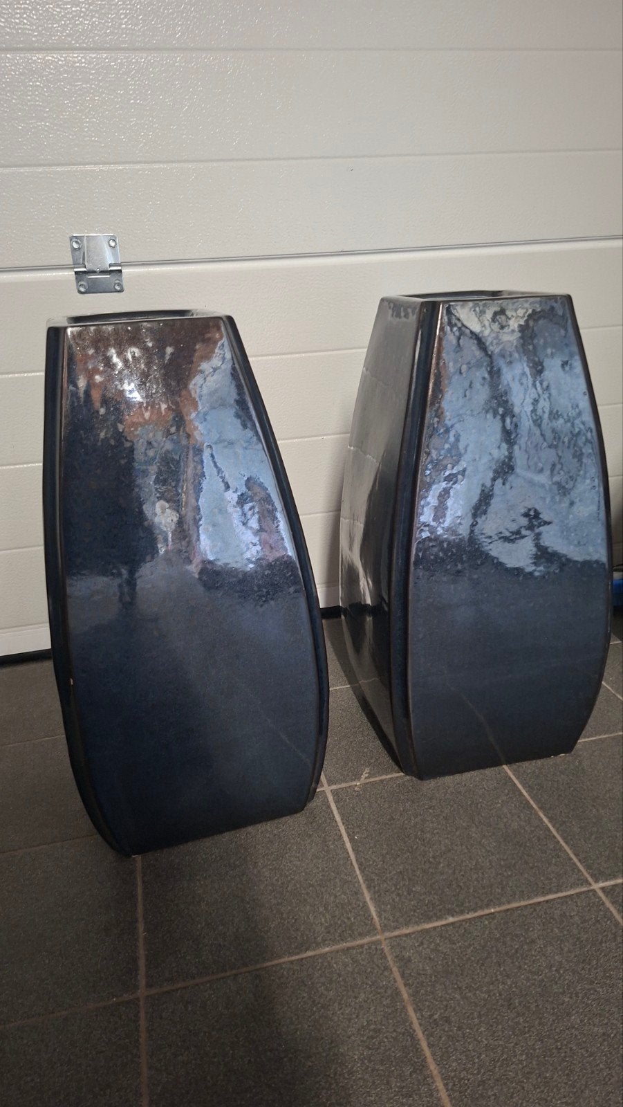 2 Donkerblauwe Potten / Vazen - 50 cm hoog, Tuin en Terras, Bloempotten, Ophalen, Gebruikt, Minder dan 25 cm, Balkon