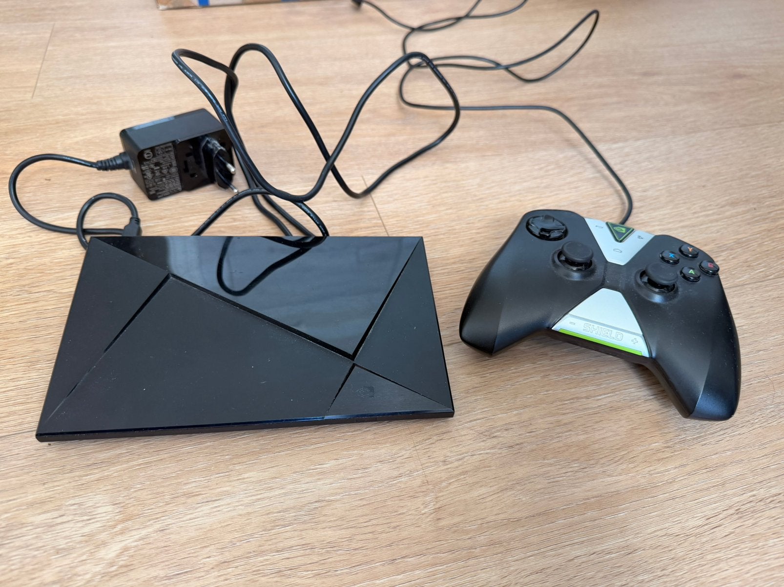 NVIDIA Shield TV 16GB (2017) + Controller | Werkend, Audio, Tv en Foto, Mediaspelers, Ophalen of Verzenden, Zo goed als nieuw