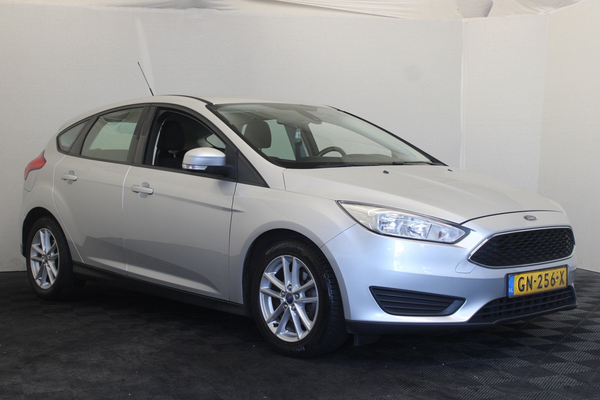 Ford Focus 1.0 Trend Edition (bj 2015), Auto's, Gebruikt, Elektrische ramen, 635 kg, Bedrijf