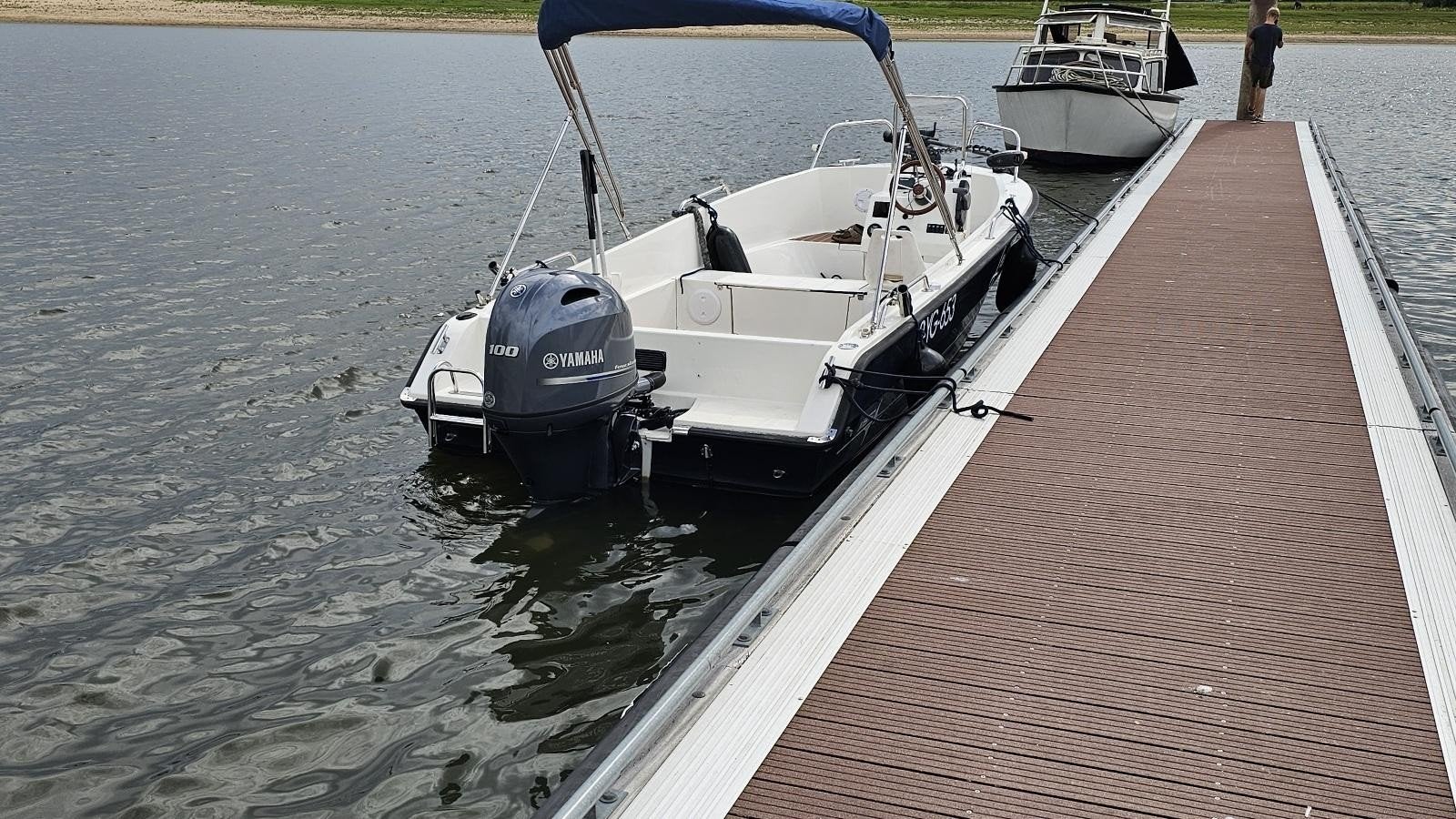 Zgan Yamaha F100 bouwjaar 2024, nog 2,5 jaar fabrieksgarant, Watersport en Boten, Ophalen, Met afstandsbediening, Zo goed als nieuw