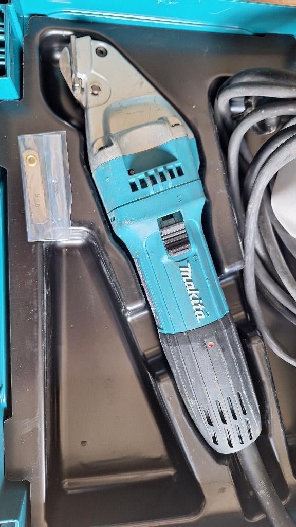 Makita JS1601 Plaatschaar doorloopschaar knabbelschaar 230v, Auto diversen, ., Ophalen of Verzenden, Zo goed als nieuw, .