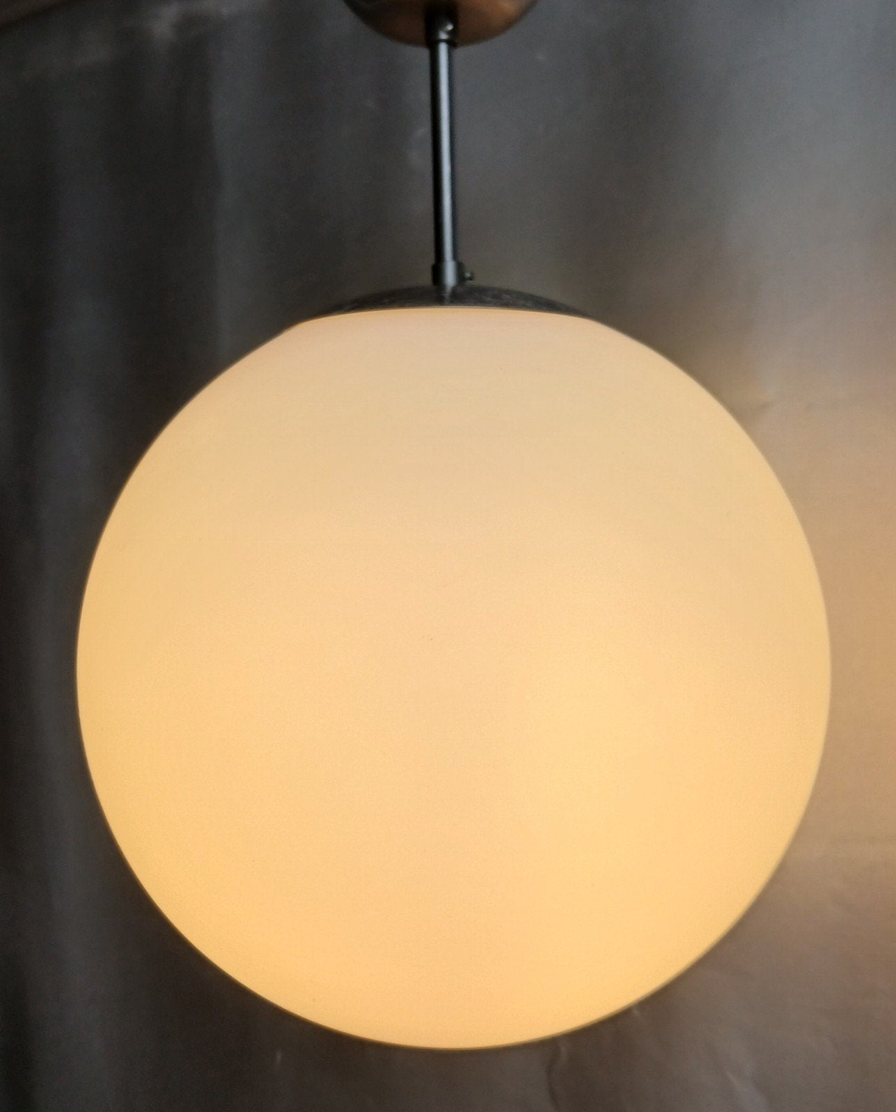 Vintage Ikea XXL hanglamp, globe, wit, mat opaline, 30 cm, Gebruikt, Vintage, Glas, E27 (groot)