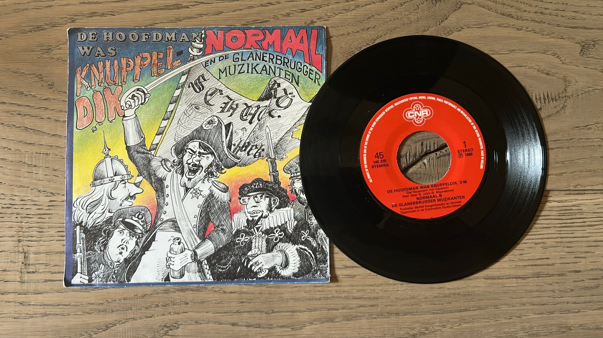 Normaal - De hoofdman was knuppeldik (single), Cd's en Dvd's, Vinyl Singles, 7 inch, Ophalen of Verzenden, Zo goed als nieuw, Overige typen