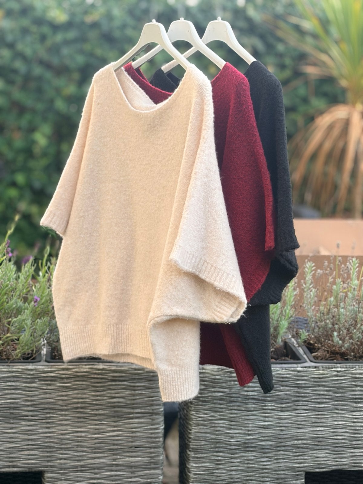 Comfortabele gebreide poncho trui - Diverse kleuren, Ophalen of Verzenden, Nieuw, Maat 42/44 (L), Beige