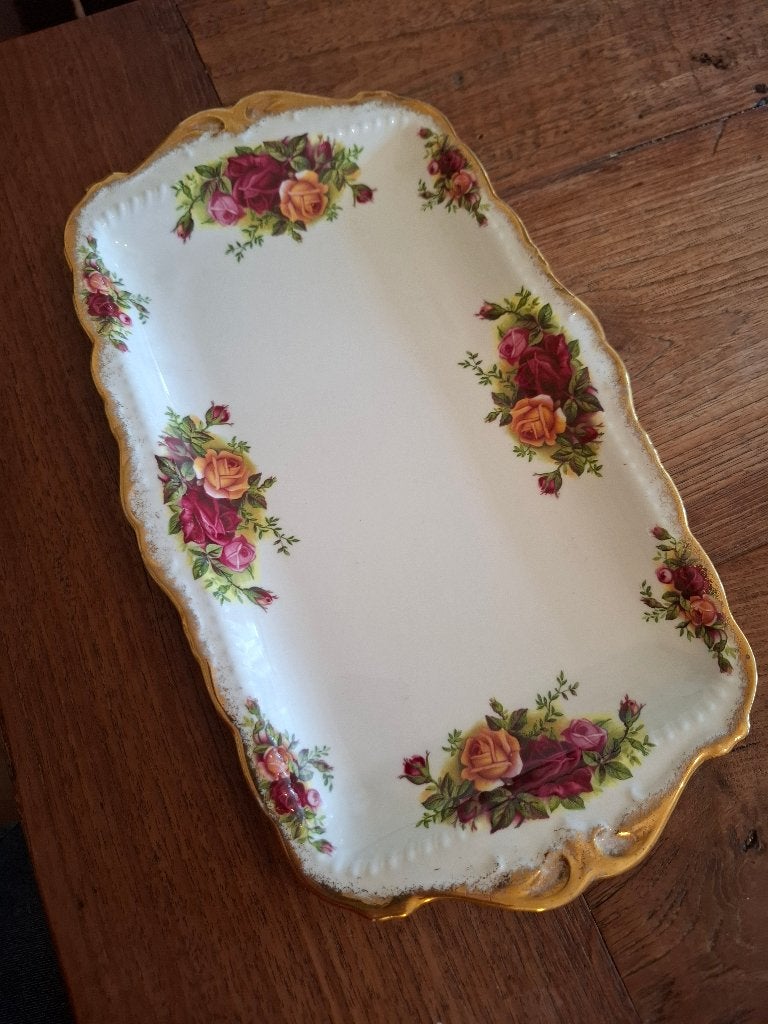 Cake serveerschaal royal albert, Huis en Inrichting, Keuken | Servies, Ophalen of Verzenden, Overige stijlen, Porselein, Schaal of Schalen