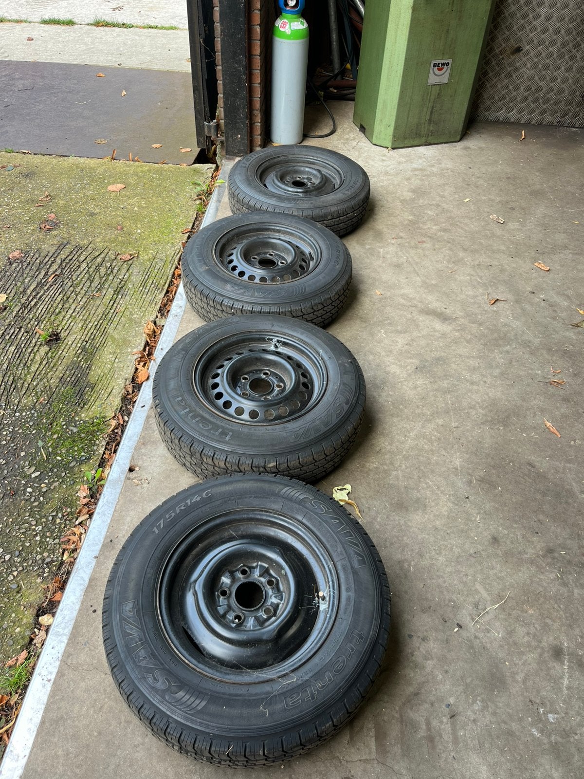 175R14 Set van 4 aanhanger/paarden trailer banden 5x112, Ophalen of Verzenden, Zo goed als nieuw
