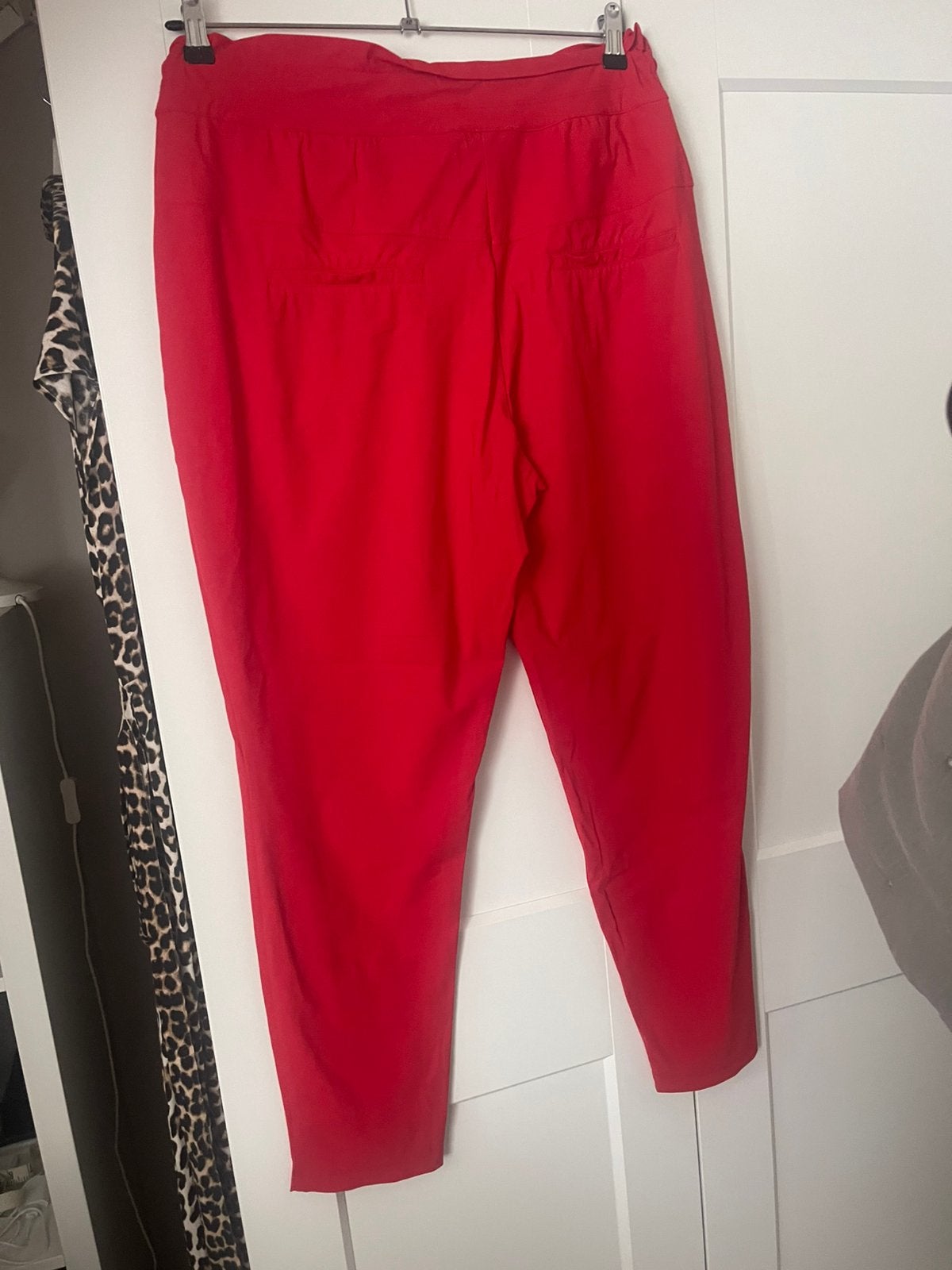 EXPRESSO - hippe broek travelstof rood maat 46, Verzenden, Maat 46/48 (XL) of groter, Zo goed als nieuw, Lang